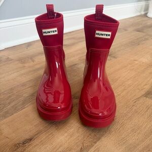 Hunter Women's Glossy Red Ankle Boots